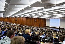 Mehr Studiengänge ohne Zugangsbeschränkung - Rolf Vennenbernd/dpa