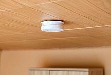 Lebensretter im Notfall: Piept Ihr Rauchmelder noch? - Foto: Andrea Warnecke/dpa-tmn