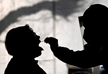 Coronavirus-Test - Foto: Hendrik Schmidt/dpa-Zentralbild/ZB