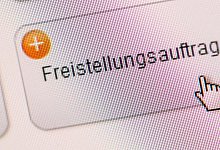 Ein Freistellungsauftrag wird einem Online-Konto hinzugefügt - Foto: Andrea Warnecke/dpa-tmn