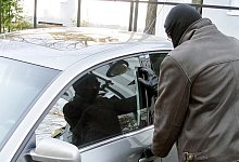 Die neuen Vorlieben der Autoknacker - Risiko-Faktor Navigation - picture-alliance/ gms