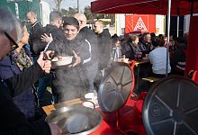 Streikende LKW-Fahrer in Gr&auml;fenhausen West - Sebastian Gollnow/dpa