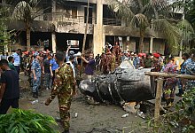 Milit&auml;rflugzeug st&uuml;rzt auf Schulgel&auml;nde in Bangladesch - Habibur Rahman/ZUMA Press Wire/dpa
