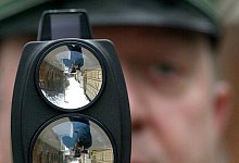 Bei der Laser-Messung - SYMBOLBILD: DPA