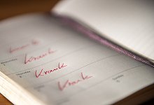 Krankheitstage im Kaldender - Zacharie Scheurer/dpa-tmn