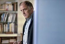 Die Patienten von Psychoanalytiker Philippe Dayan (Fr&eacute;d&eacute;ric Pierrot) leiden an den Folgen der Corona-Pandemie. - Carole Bethuel/Arte/dpa