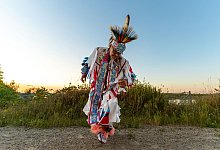 Tanzaufführung eines Anishinabe auf Manitoulin Island - Jay R. McDonald/Destination Canada/dpa-tmn