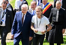 Bundespr&auml;sident Steinmeier gratuliert Peter Maffay - Bernd von Jutrczenka/dpa