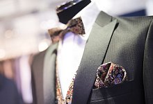 Hochzeitsanzug auf einer Hochzeitsmesse - Florian Schuh/dpa-tmn