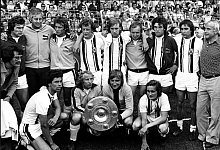 Mannschaftsfoto Borussia Mönchegladbach 1975 - Scheidemann/dpa