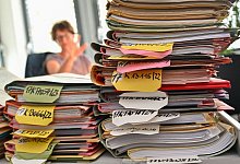 Aktenberge - Patrick Pleul/dpa