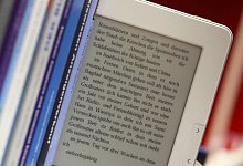 Geschichte auf einem Tablet - Foto: Frank Rumpenhorst/Symbolbild