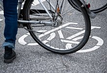 Fahrradfahrer - Jonas Walzberg/dpa