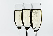 Perlender Sekt - Foto: Franziska Gabbert/dpa-tmn