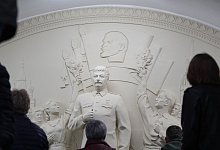 Umstrittenes Stalin-Relief in Moskauer Metro nachgebildet - Ulf Mauder/dpa