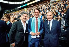 Lottomillion&auml;r Chico besucht 1600 k&uuml;nftige Finanzbeamte - -/Land NRW/dpa