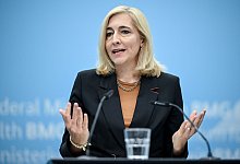 Bundesgesundheitsministerin zu Finanzentwicklung der GKV - Britta Pedersen/dpa