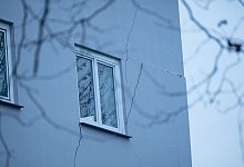 Haus droht einzust&uuml;rzen - Henning Kaiser/dpa