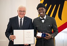 Basketball: Steinmeier zeichnet deutsche Nationalspieler aus - Hannes P. Albert/dpa