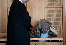 Urteil im Prozess nach Krefelder Brandserie erwartet - Fabian Strauch/dpa