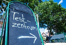 Das RKI registriert 102 Todesf&auml;lle. - Jens B&uuml;ttner/dpa