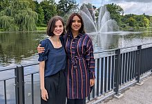 Surya Holzhausen (links) und Fatema Bashir - 1 - Annika Langhagel