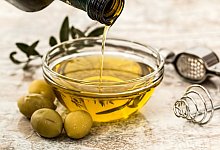 olive-oil-968657 - Pixabay/Steve Buissinne