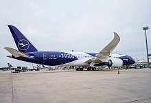 Boeing 787-9 mit Sonderlackierung &laquo;100 Jahre Lufthansa&raquo; - Andreas Arnold/dpa