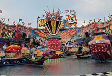 17-J&auml;hriger f&auml;llt gegen Breakdance-Gondel - Blomberg