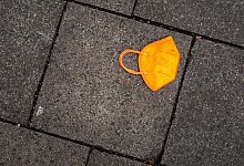 Maske - Peter Kneffel/dpa/Symbolbild