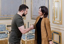 Pr&auml;sident Wolodymyr Selenskyj begr&uuml;&szlig;t die deutsche Au&szlig;enministerin Annalena Baerbock in der ukrainischen Hauptstadt Kiew. - Florian Gaertner/photothek.de/dpa