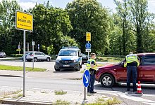 Einreisekontrollen an deutsch-franz&ouml;sischer Grenze - Foto: Philipp von Ditfurth/dpa