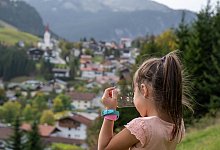 M&auml;dchen auf dem Berwang Escape Trail - Tiroler Zugspitz Arena/Tiroler Zugspitz Arena/dpa