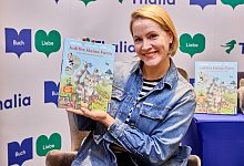 Judith Rakers mit ihrem Kinderbuch - Georg Wendt/dpa