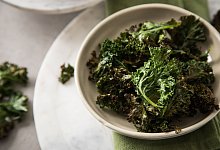 Grünkohl Chips aus dem Ofen - Christin Klose/dpa-tmn