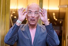 Schauspieler Christoph Maria Herbst kommt zu einer Preisverleihung. - Annette Riedl/dpa/Archivbild