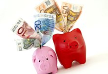 Alter Sparvertrag - Foto: Mascha Brichta/dpa-tmn