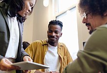 Ausländischen Berufsabschluss anerkennen lassen - Angel Santana Garcia/Westend61/dpa-tmn