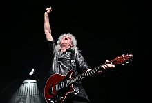 Queen Gitarrist Brian May bei Musical "We will rock you" - Bernd Weißbrod/dpa