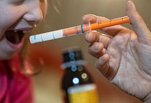 Arzneimittel für Kinder - Hendrik Schmidt/dpa