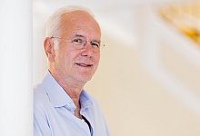 Harald Schmidt steht mit großer Begeisterung wieder auf der Bühne. - Rolf Vennenbernd/dpa