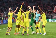 Der FC Villarreal hat Bayern M&uuml;nchen im Viertelfinale besiegt: Die Spieler feiern den Erfolg. - Sven Hoppe/dpa