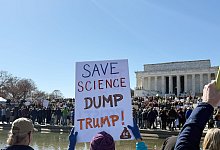 Wissenschaftler demonstrieren gegen Regierungspolitik - Thomas Müller/dpa