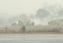 Flugzeug am Regionalflughafen in North Carolina abgest&uuml;rzt - Uncredited/WSOC via AP/dpa