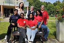 pm-2025-15_indische-fachkrafte-bei-drk-betreuung-und-pflege-in-lippe-ggmbh - 1 - 1 - DRK Lippe/ Riemann