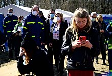 Die deutsche Innenministerin Nancy Faeser (M, SPD) besucht eine Unterkunft f&uuml;r ukrainische Fl&uuml;chtlinge in Berlin. - Tobias Schwarz/POOL AFP/dpa