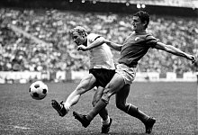 Berti Vogts und Gigi Riva - -