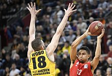 MHP Riesen Ludwigsburg - FC Bayern M&uuml;nchen - Foto: Thomas Kienzle/dpa