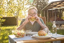 Klimabilanz von Fleisch oder Fleischersatz - Christin Klose/dpa-tmn