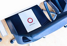 Gesperrter Sitzplatz - Foto: Frank Molter/dpa/dpa-tmn